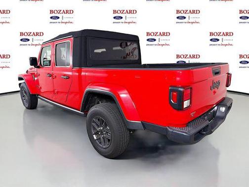 Firecracker Red Clearcoat 2024 Jeep Gladiator Sport S
