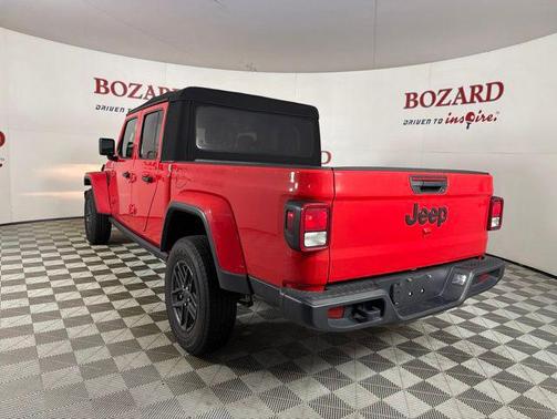 Firecracker Red Clearcoat 2024 Jeep Gladiator Sport S
