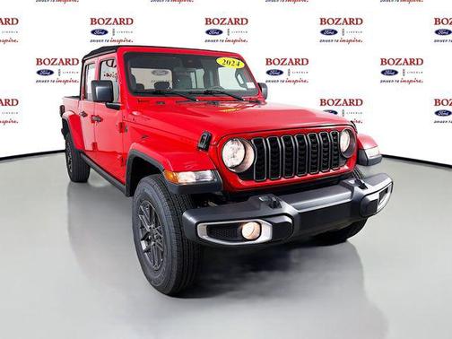 Firecracker Red Clearcoat 2024 Jeep Gladiator Sport S