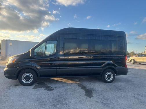 2025 Ford Transit-350 XL