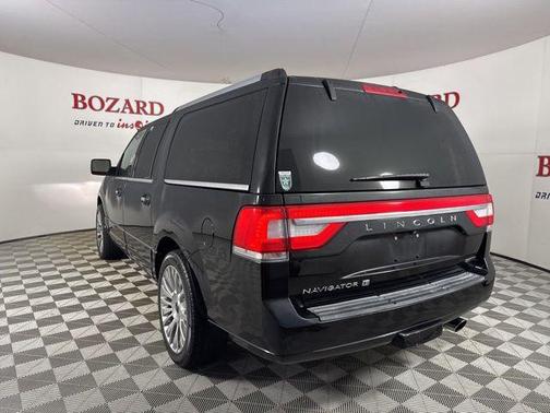 2015 Lincoln Navigator Base