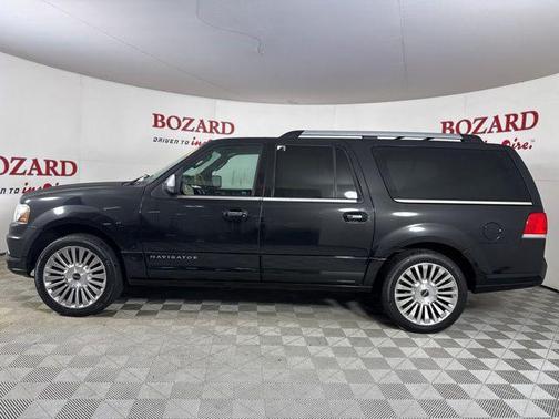2015 Lincoln Navigator Base