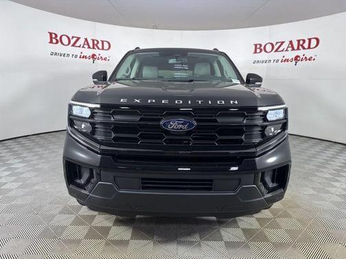 2025 Ford Expedition Max Active 4x2