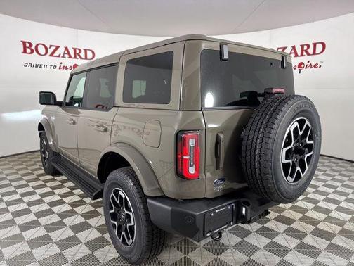 2025 Ford Bronco Outer Banks