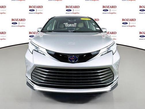 2023 Toyota Sienna Limited 7-Passenger