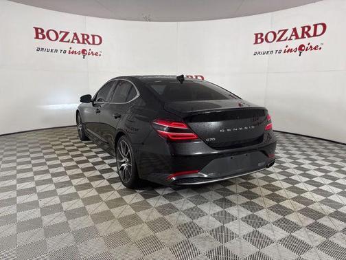 2022 Genesis G70 2.0T RWD