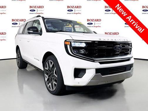 Star White Metallic Tri-Coat 2025 Ford Expedition Platinum