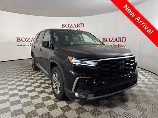 Crystal Black Pearl 2023 Honda Pilot 2WD EX-L 8 Passenger