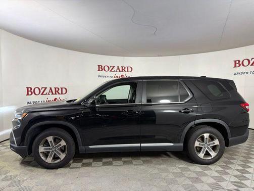 Crystal Black Pearl 2023 Honda Pilot 2WD EX-L 8 Passenger