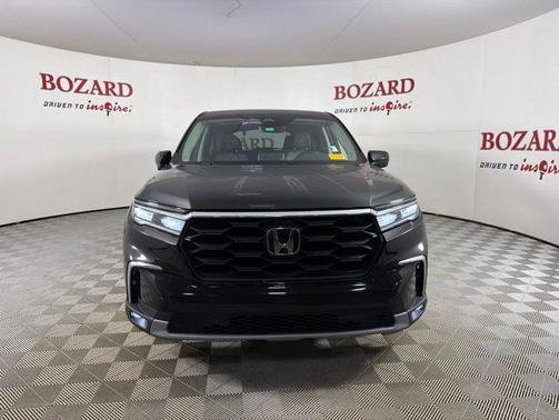 Crystal Black Pearl 2023 Honda Pilot 2WD EX-L 8 Passenger