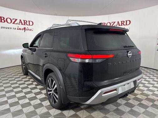 2024 Nissan Pathfinder Platinum FWD