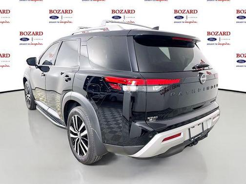 2024 Nissan Pathfinder Platinum FWD