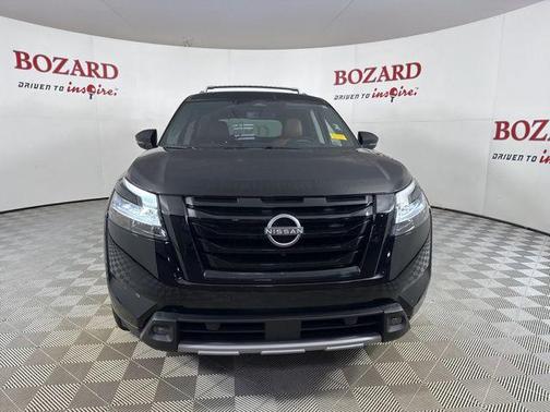 2024 Nissan Pathfinder Platinum FWD