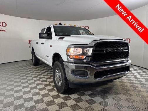 2022 RAM 2500 Tradesman Crew Cab 4x4 6'4' Box