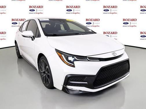 Pearl 2022 Toyota Corolla SE