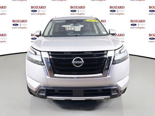 Brilliant Silver Metallic 2024 Nissan Pathfinder SL FWD