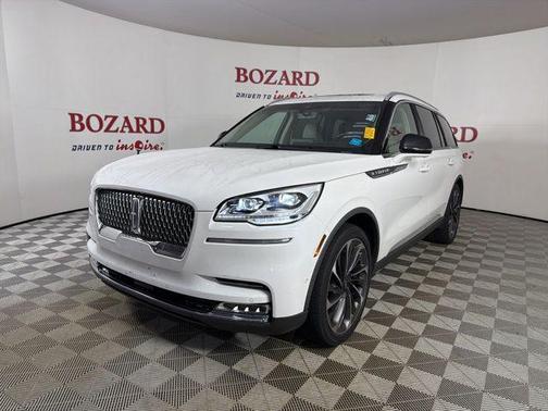 Pristine White Metallic Tri-Coat 2022 Lincoln Aviator Reserve