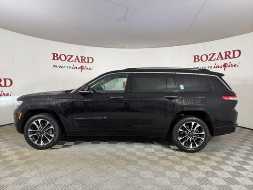 Diamond Black Crystal Pearlcoat 2021 Jeep Grand Cherokee L Overland