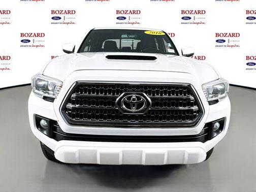 2016 Toyota Tacoma SR
