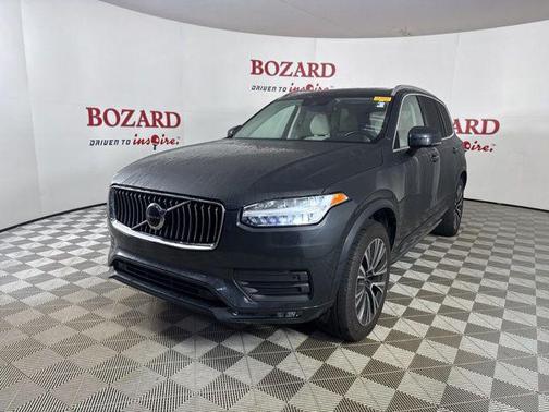 2021 Volvo XC90 T6 Momentum