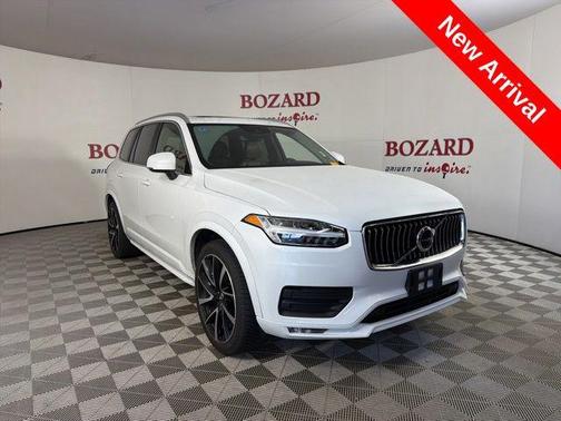 Crystal White Metallic 2020 Volvo XC90 T6 Momentum
