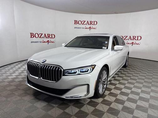 2022 BMW 740 i