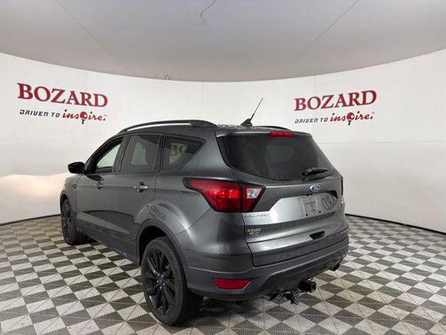 Magnetic Metallic 2019 Ford Escape SE