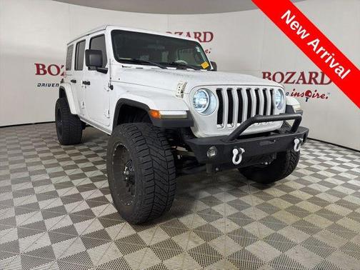 Bright White Clearcoat 2018 Jeep Wrangler Unlimited Sahara