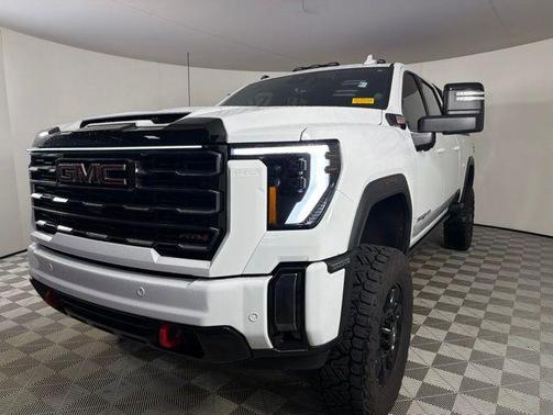Summit White 2024 GMC Sierra 3500 AT4