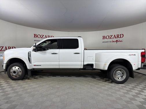 Oxford White 2023 Ford F-450 Lariat