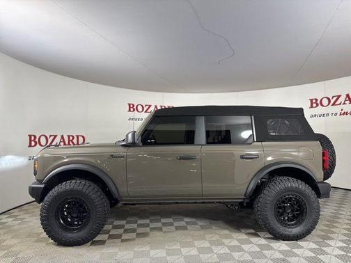 2025 Ford Bronco Base