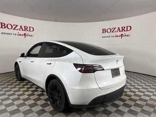 2022 Tesla Model Y Long Range Dual Motor All-Wheel Drive