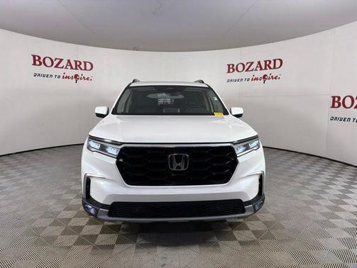 Platinum White Pearl 2025 Honda Pilot Touring 8-Passenger
