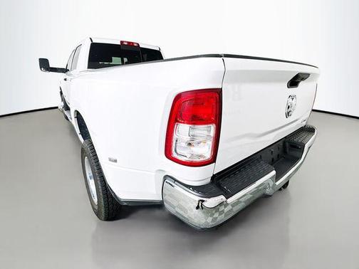 2022 RAM 3500 Tradesman Crew Cab 4x4 8' Box