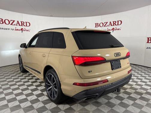 2025 Audi Q7 45 Premium Plus