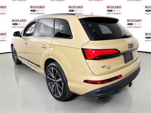 2025 Audi Q7 45 Premium Plus