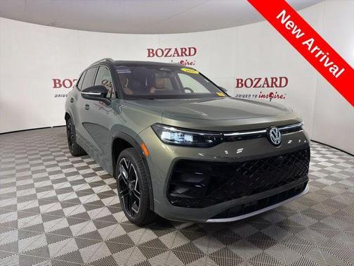 Avocado Green w/Deep Black Roof 2025 Volkswagen Tiguan 2.0T SEL R-Line 4MOTION