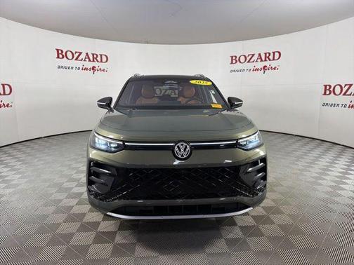 Avocado Green w/Deep Black Roof 2025 Volkswagen Tiguan 2.0T SEL R-Line 4MOTION