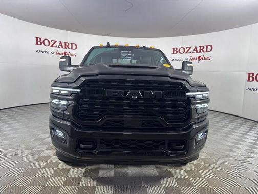 2025 RAM 3500 Limited Crew Cab 4x4 8' Box