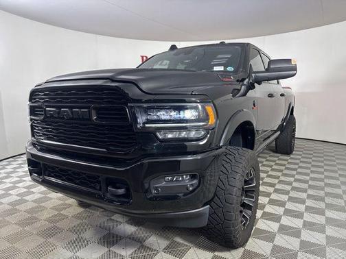 2020 RAM 2500 Limited Crew Cab 4X4 6'4' Box