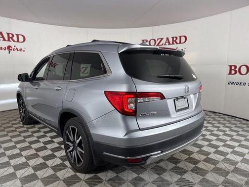 2022 Honda Pilot Touring 8-Passenger
