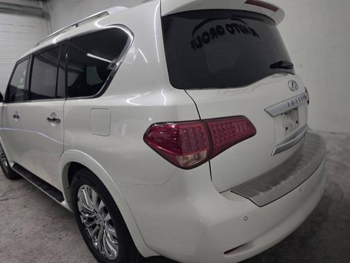 2015 INFINITI QX80 Base