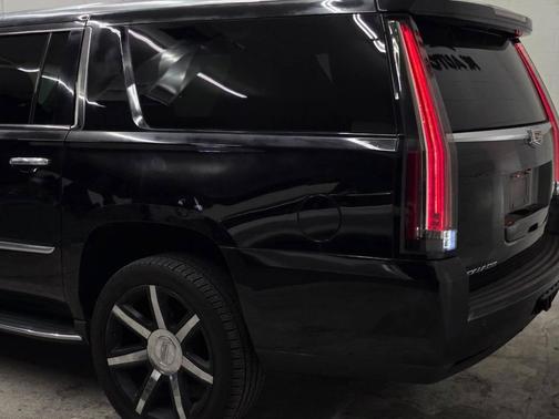 2016 Cadillac Escalade ESV Luxury