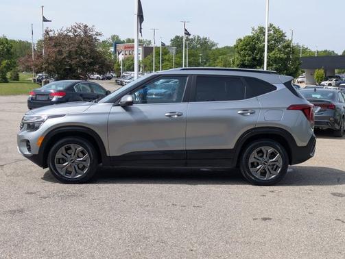 Steel Gray 2024 Kia Seltos S