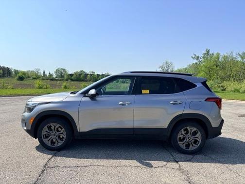 Steel Gray 2024 Kia Seltos S