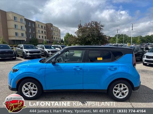 Surf Blue w/Black Roof 2023 Kia Soul S