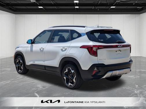 Snow White Pearl 2024 Kia Seltos EX