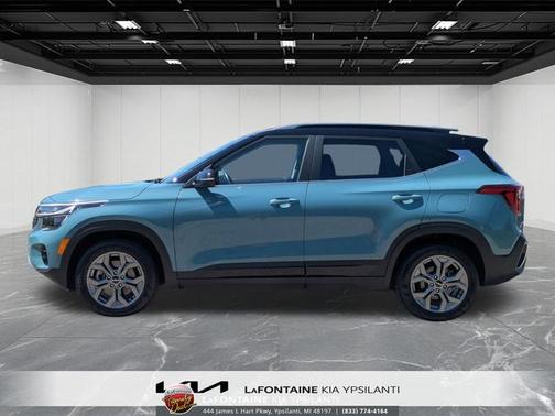 Blue / Black 2024 Kia Seltos S