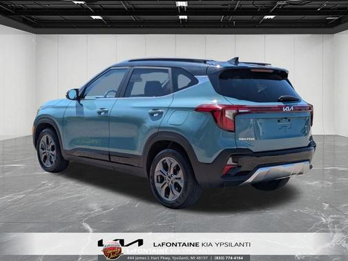 Blue / Black 2024 Kia Seltos S