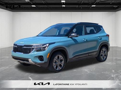 Blue / Black 2024 Kia Seltos S